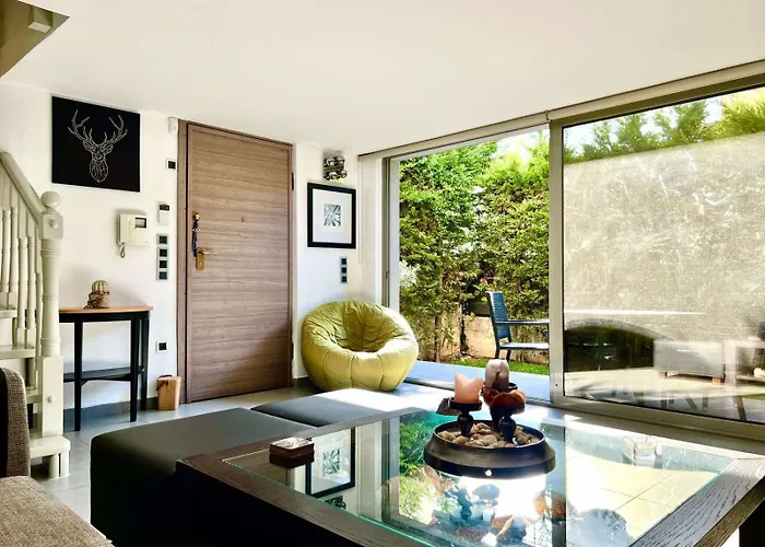 Glyfada\'S Luxury Apartment